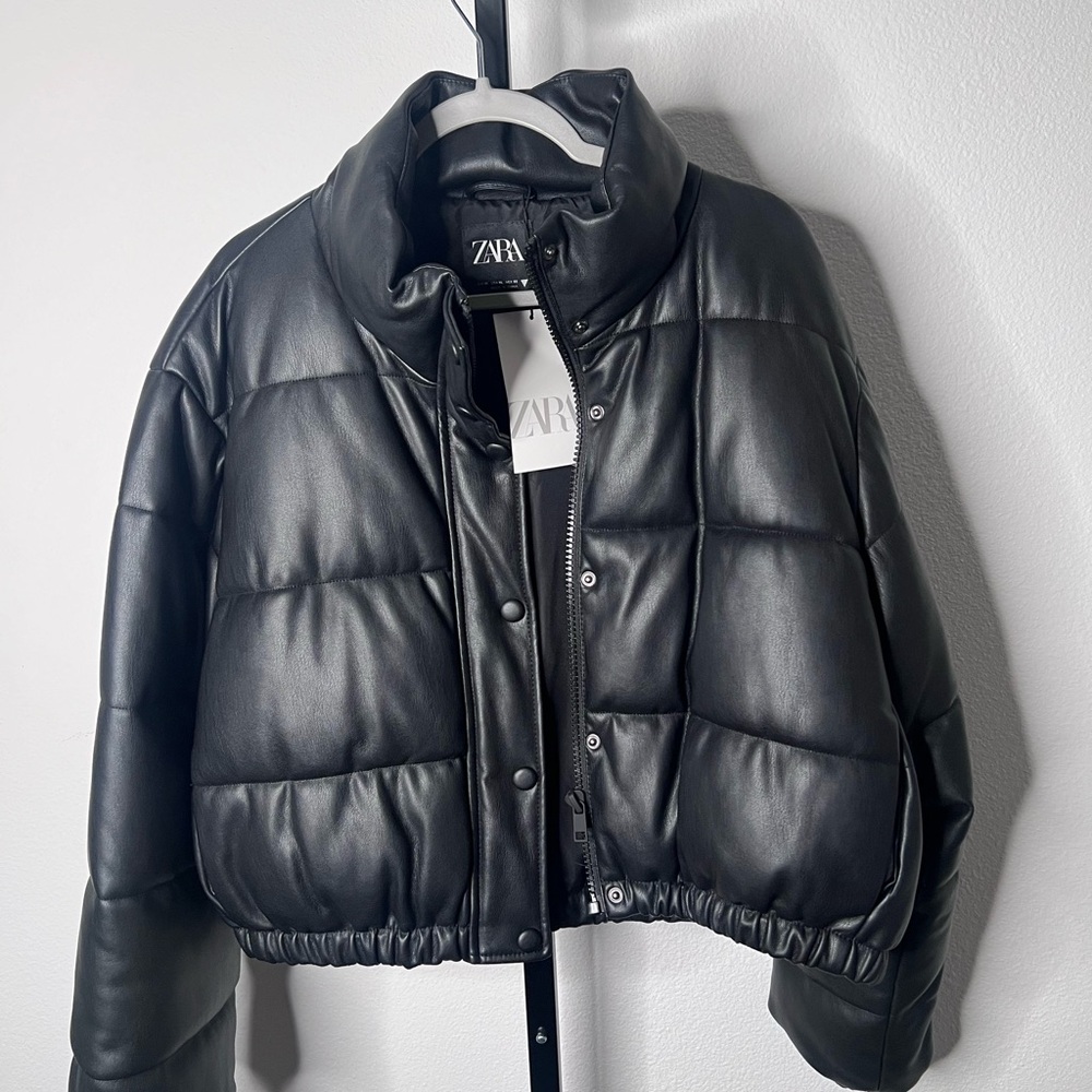 Zara Women's Sleek Black Puffer Coat